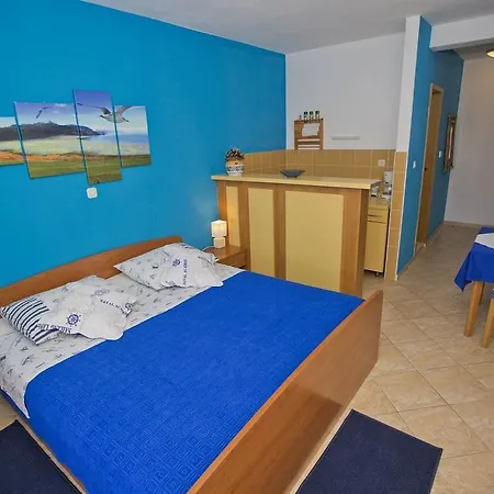 Studio Hvar 11589b 3*